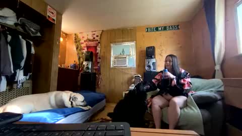 Snapshot of shorty920505 chatting on 06-11-26, 12:32 shorty920505 online show from 06-11-26, 12:32