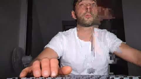 Snapshot of shouu516564 chatting on 11-25-25, 12:43 shouu516564 online show from 11-25-25, 12:43