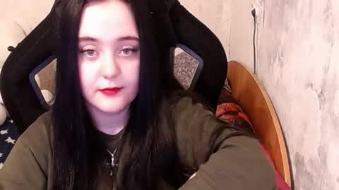 Snapshot of show_for_you chatting on 12-19-24, 12:56 show_for_you online show from 12-19-24, 12:56