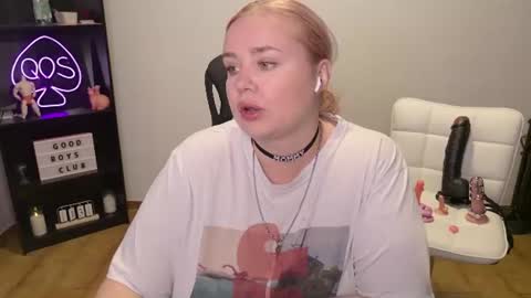 Mimi   online show from 06-14-26, 05:15