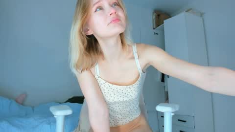 Snapshot of showmejenny chatting on 04-02-26, 02:31 jennywoody online show from 04-02-26, 02:31