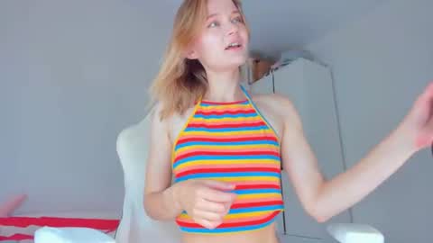 Snapshot of showmejenny chatting on 06-24-26, 03:05 jennywoody online show from 06-24-26, 03:05