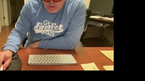 Snapshot of showmet chatting on 04-05-26, 04:20 Chicago Guy online show from 04-05-26, 04:20