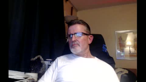 Snapshot of shrewtamer chatting on 02-25-25, 04:57 shrewtamer online show from 02-25-25, 04:57