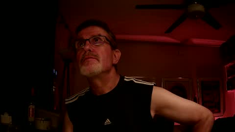 Snapshot of shrewtamer chatting on 09-22-25, 01:40 shrewtamer online show from 09-22-25, 01:40