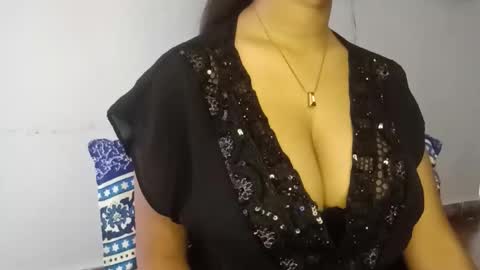 Snapshot of shreya_0 chatting on 03-10-26, 07:13 shreya_0 online show from 03-10-26, 07:13