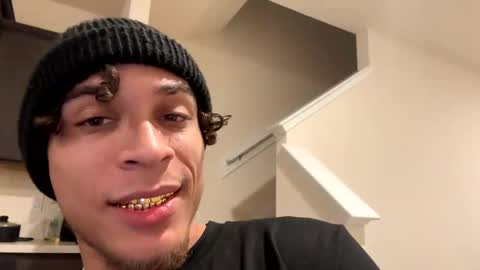 Snapshot of shurthingxx chatting on 02-19-25, 02:23 shurthingxx online show from 02-19-25, 02:23