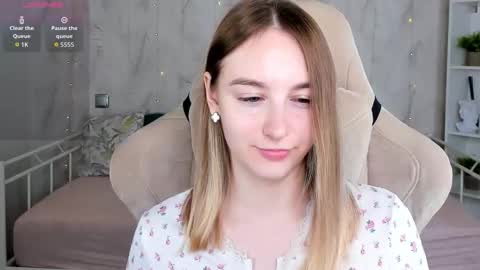 Polly online show from 03-12-26, 12:17