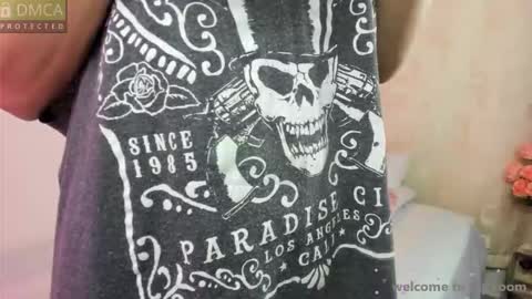 Snapshot of shy_angel_30 chatting on 09-19-25, 05:13 Angel online show from 09-19-25, 05:13