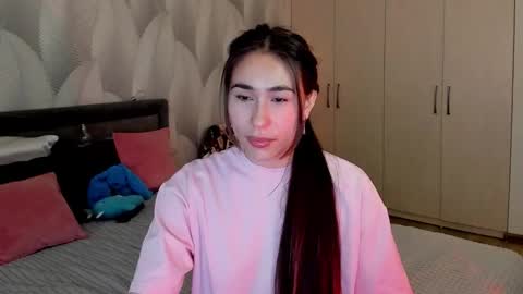 Mika online show from 11-12-25, 02:23