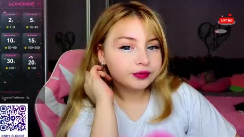 Snapshot of shy_blondiee chatting on 02-04-25, 11:59 Molly online show from 02-04-25, 11:59