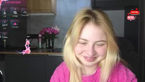 Snapshot of shy_blondiee chatting on 02-18-26, 09:22 Molly online show from 02-18-26, 09:22