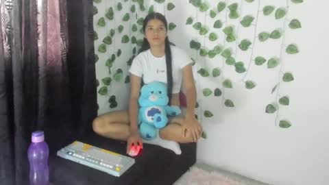 Canela online show from 05-15-26, 01:29