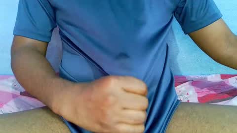 Snapshot of shy_eyes_ chatting on 02-05-25, 02:29 shyeyes online show from 02-05-25, 02:29