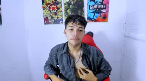 Snapshot of shy_guyy18 chatting on 12-04-25, 02:32 Alan online show from 12-04-25, 02:32