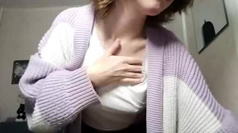 Snapshot of shy_kiss_twinkle_bloop chatting on 09-24-25, 01:14 Milena online show from 09-24-25, 01:14