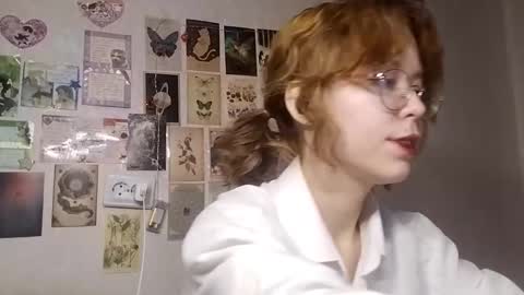 Snapshot of shy_kiss_twinkle_bloop chatting on 10-15-25, 01:33 Milena online show from 10-15-25, 01:33