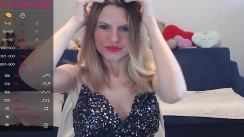 Snapshot of shy_moony chatting on 12-06-24, 11:00 just Alex online show from 12-06-24, 11:00