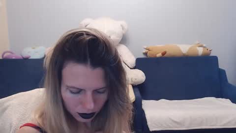 Snapshot of shy_moony chatting on 10-31-25, 06:42 just Alex online show from 10-31-25, 06:42