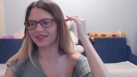 Snapshot of shy_moony chatting on 11-02-25, 02:41 just Alex online show from 11-02-25, 02:41