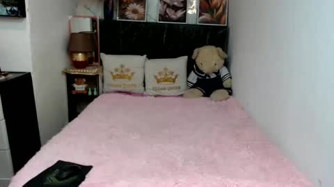 Snapshot of shy_pinay chatting on 09-30-25, 09:42 shy_pinay online show from 09-30-25, 09:42