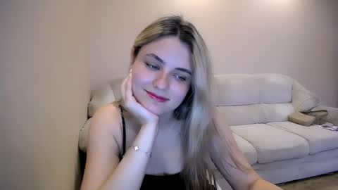 Snapshot of shy_sabrina_ chatting on 06-03-26, 01:03 shy_sabrina_ online show from 06-03-26, 01:03