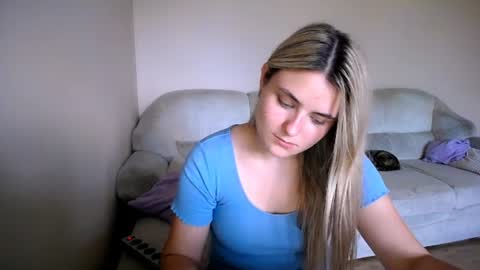 shy_sabrina_ online show from 07-30-26, 12:59