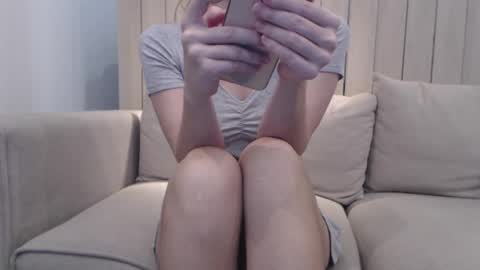 shy_schoolgirl_ online show from 02-05-25, 03:52