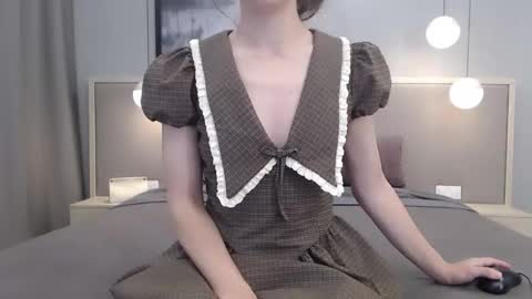 shy_schoolgirl_ online show from 10-27-25, 02:43