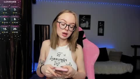 Snapshot of shy_suchka chatting on 01-18-25, 01:08 Melissa online show from 01-18-25, 01:08