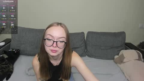 Snapshot of shy_suchka chatting on 10-13-25, 04:51 Melissa online show from 10-13-25, 04:51
