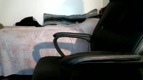 shyboyhugecum2020 online show from 07-27-26, 12:06