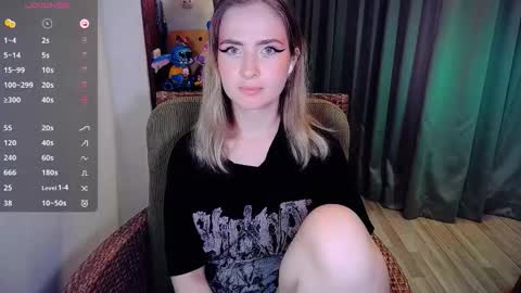 Effie online show from 10-19-25, 07:42
