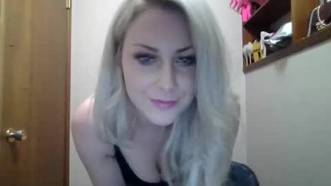 Snapshot of shygirlyxo chatting on 04-11-26, 03:44 shygirlyxo online show from 04-11-26, 03:44