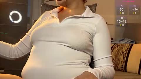 Snapshot of shylittlemouth chatting on 07-21-26, 01:30 Vanessa online show from 07-21-26, 01:30