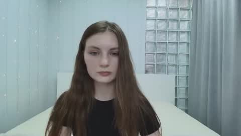 shyly_lisa online show from 06-13-26, 01:36