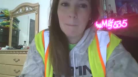 Snapshot of shymilf535 chatting on 02-08-26, 03:43 RBXs Princess online show from 02-08-26, 03:43