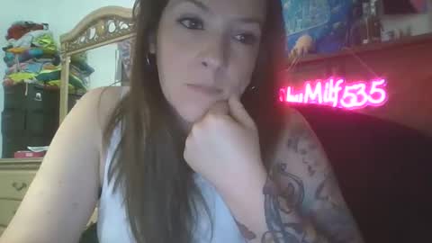 Snapshot of shymilf535 chatting on 03-10-26, 02:38 RBXs Princess online show from 03-10-26, 02:38