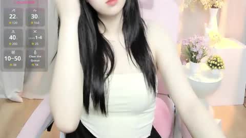 Snapshot of shynana23 chatting on 06-14-26, 01:14 nana online show from 06-14-26, 01:14
