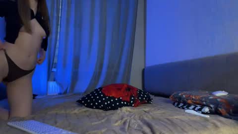 Snapshot of shyprinces chatting on 11-07-25, 07:36 Amelia online show from 11-07-25, 07:36