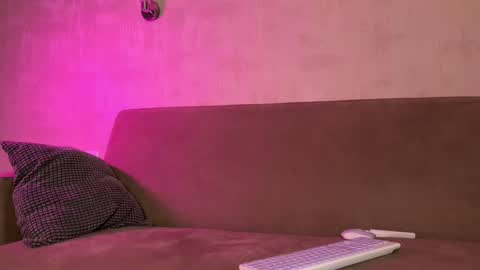 Snapshot of shyprinces chatting on 01-09-26, 07:15 Amelia online show from 01-09-26, 07:15