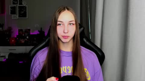 Snapshot of sia0610 chatting on 09-23-25, 02:03 SIA online show from 09-23-25, 02:03