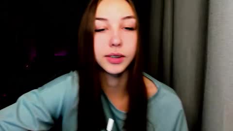 Snapshot of sia0610 chatting on 10-13-25, 02:00 SIA online show from 10-13-25, 02:00