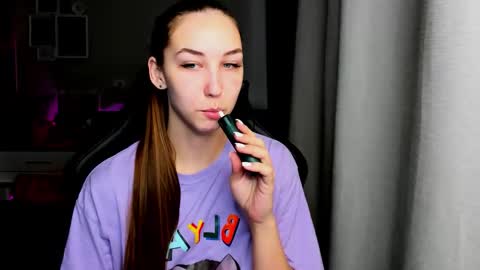 Snapshot of sia0610 chatting on 10-23-25, 01:49 SIA online show from 10-23-25, 01:49