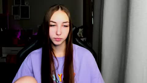 Snapshot of sia0610 chatting on 10-25-25, 02:08 SIA online show from 10-25-25, 02:08