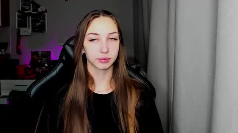 Snapshot of sia0610 chatting on 01-11-26, 02:49 SIA online show from 01-11-26, 02:49