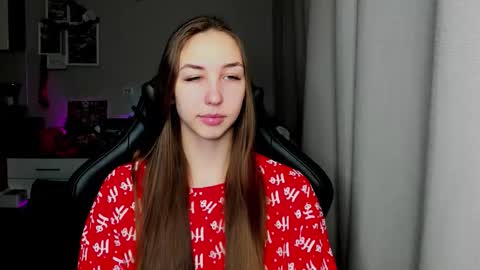 Snapshot of sia0610 chatting on 01-13-26, 02:50 SIA online show from 01-13-26, 02:50