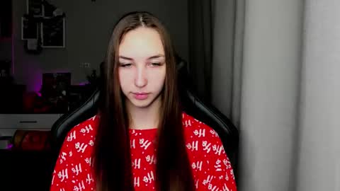 Snapshot of sia0610 chatting on 01-14-26, 02:39 SIA online show from 01-14-26, 02:39