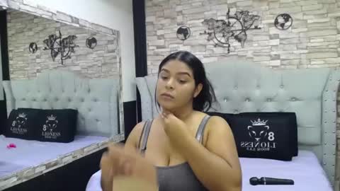 Snapshot of siacavad_sex chatting on 10-14-25, 12:50 Alicia online show from 10-14-25, 12:50