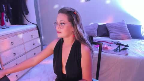 Snapshot of siamilff chatting on 11-04-25, 01:27 SIa online show from 11-04-25, 01:27